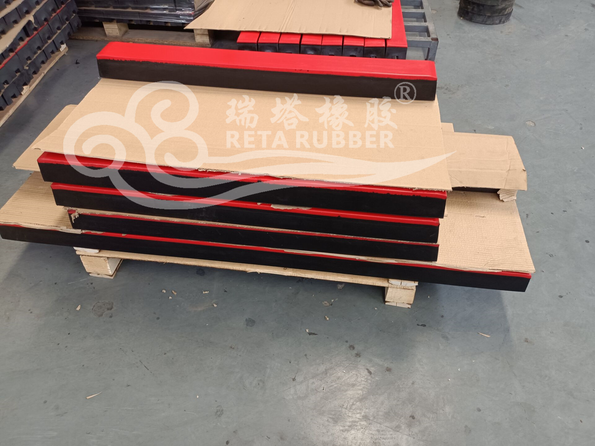 瑞塔橡膠高耐磨緩沖條發(fā)貨