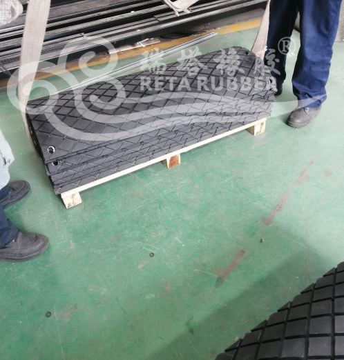 瑞塔橡膠瓦殼膠板發(fā)貨